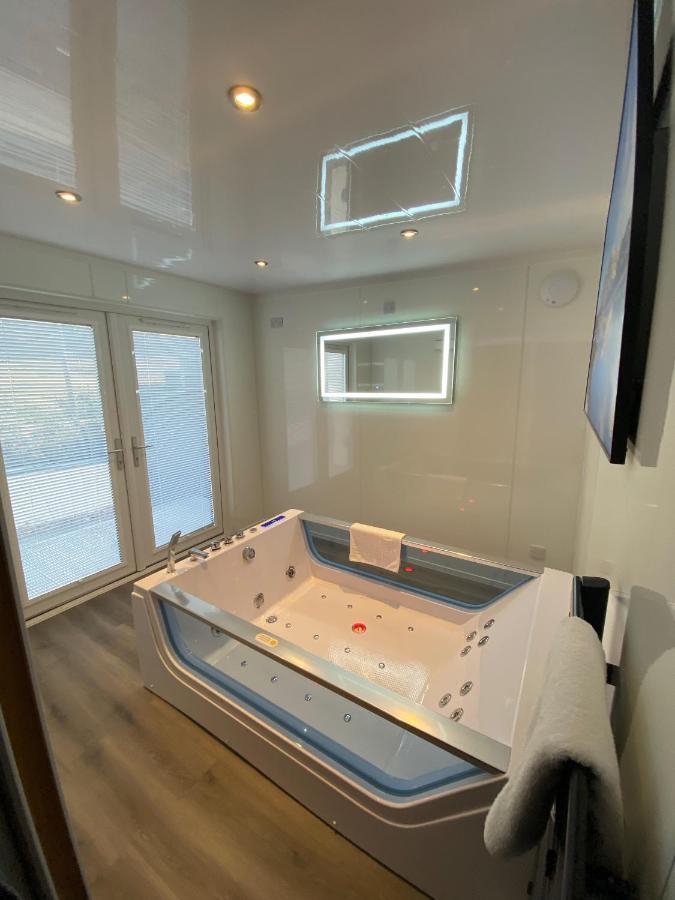 Highland Stays - Ben View Room & Jacuzzi Bath Fort William Kültér fotó